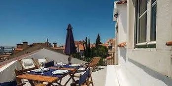 Lisbon Apartments Near River 0*,